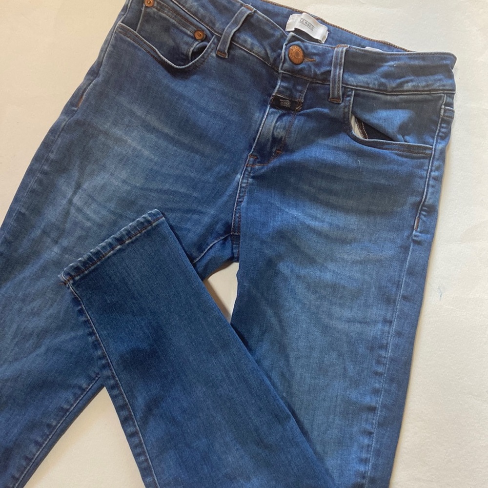 Made in Milan - Closed brand jeans- Girls size 10/12 EU 26 Tapered leg jeans
